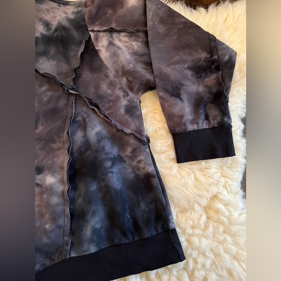 Sweatshirt - Picture 5 of 5